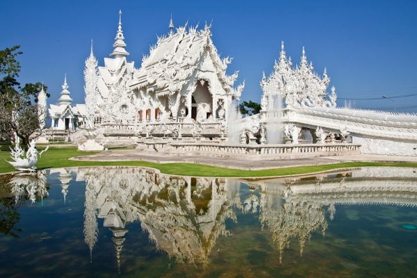 Вход в Белый Храм в Таиланде стал платным