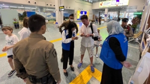 Россиянин забыл кошелек у сотрудников Иммиграционного бюро в аэропорту Пхукета. Возвращение заняло три дня. Фото: TAC Phuket