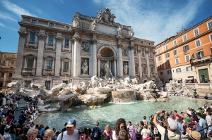 Новые штрафы и запреты для туристов в Риме